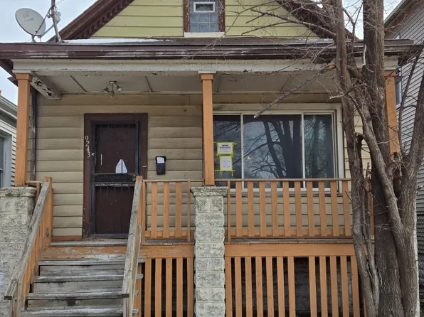 9243 S Harper Ave, Chicago, IL 60619