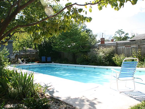 3rd image of 3446 Courtland Dr