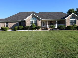 462 Blue Ash Dr, Shepherdsville, KY 40165