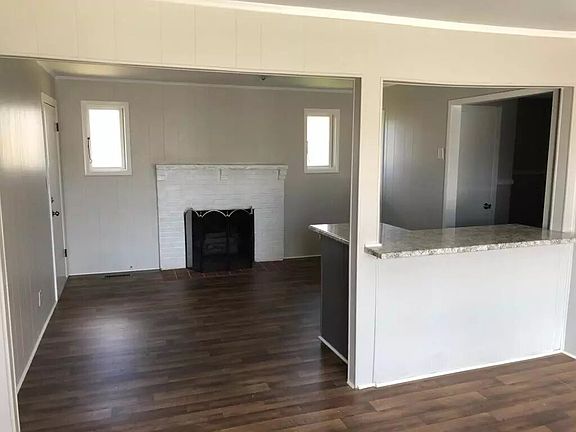 3rd image of 214 Bonita Ave