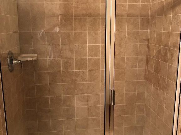 5th image of 2340 Lafayette Ave APT 3L