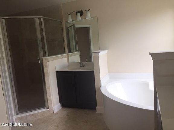 4th image of 3539 Hawthorn Way