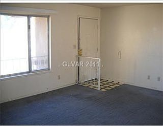 5th image of 828 Dusk Dr