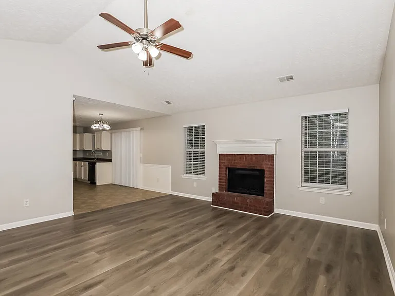 1783 Graystone Dr — Photo 3