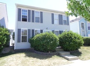 28 Harmony Ln, Romeoville, IL 60446