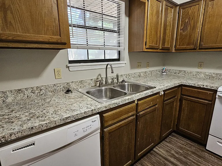1647 Kay Ave #B — Photo 6