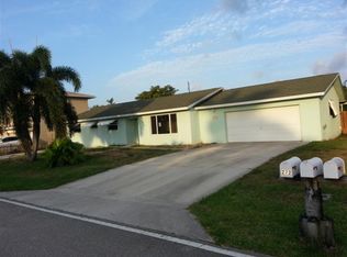272 Akron Rd, Lake Worth, FL 33467