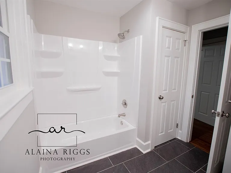 126 Vanderbilt Cir — Photo 24