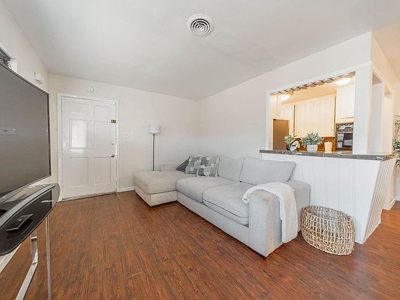 3rd image of 4723 Merwin St