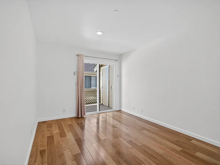 935 La Mesa Ter #G — Photo 19