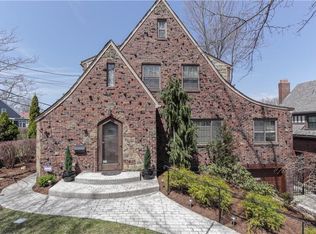 334 Newburn Dr, Pittsburgh, PA 15216