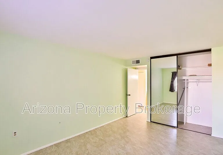 3033 E Devonshire Ave #2020 — Photo 10