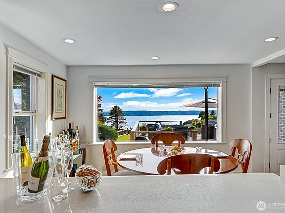 5th image of 10825 Marine View Drive SW