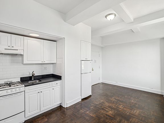 5th image of 160 W 71st St APT 19F