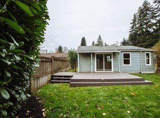 18819 10th Ave NE, Seattle, WA 98155