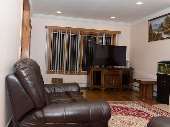 3rd image of 8111 167th St