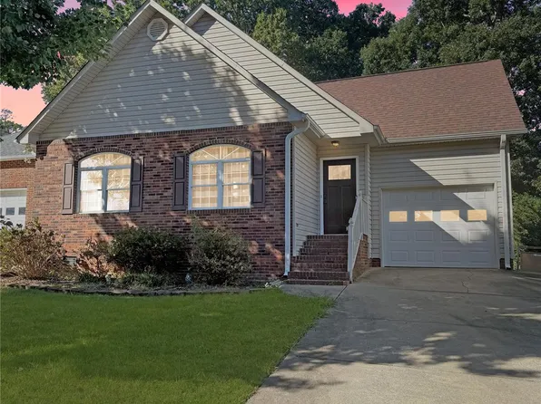 1543 Cambridge Heights Pl NW, Concord, NC 28027