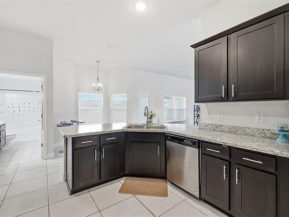 3rd image of 9144 SE 47TH COURT ROAD