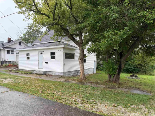 118 S Clay St, Oakland City, IN 47660