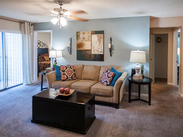 The Summit Apartments — Photo 4