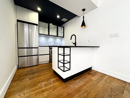 Kitchen, photo 1