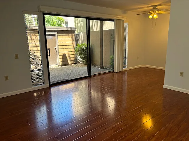 877 Woodside Ln E #9 — Photo 7
