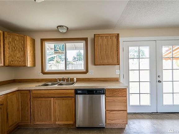5th image of 17316 10th Ave E