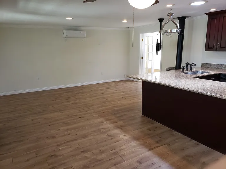 4490 Pomona Ave — Photo 16