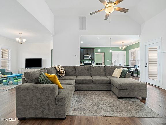4th image of 108 Juniper Drive