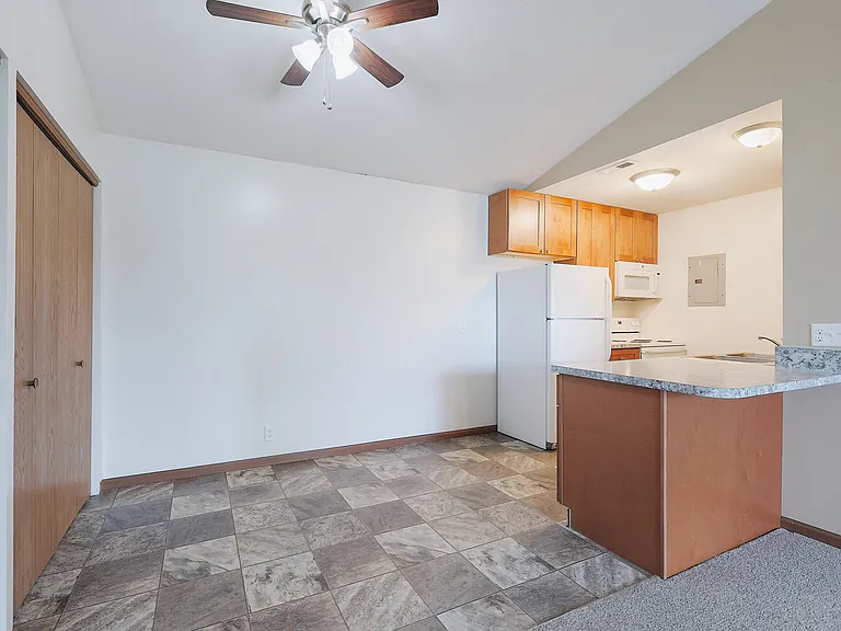 2221 S Street — Photo 50