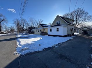 110 Edgemere Rd, Syracuse, NY 13208