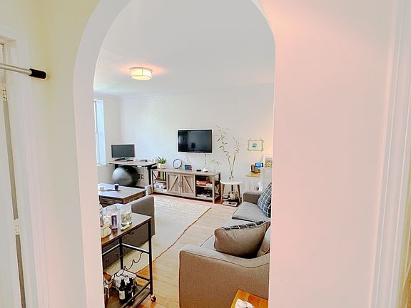 4th image of 204 9th Ave APT 5R