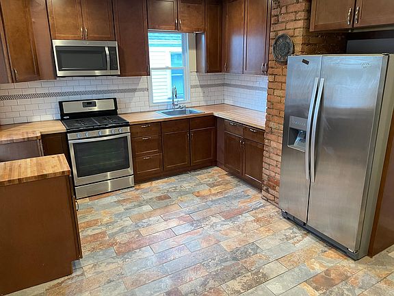 2nd image of 2621 E 126th St #2
