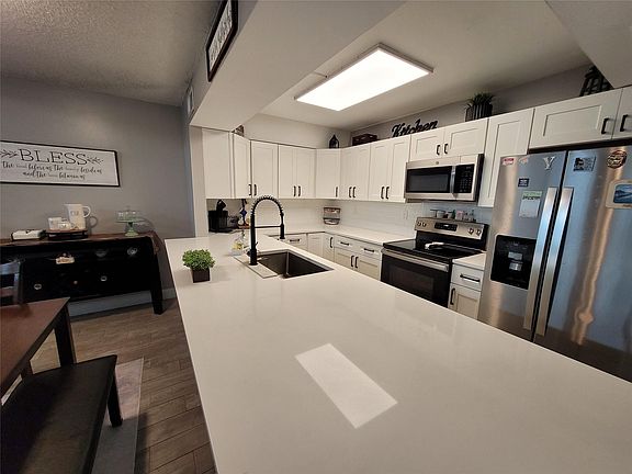 4th image of 1146 N University Drive