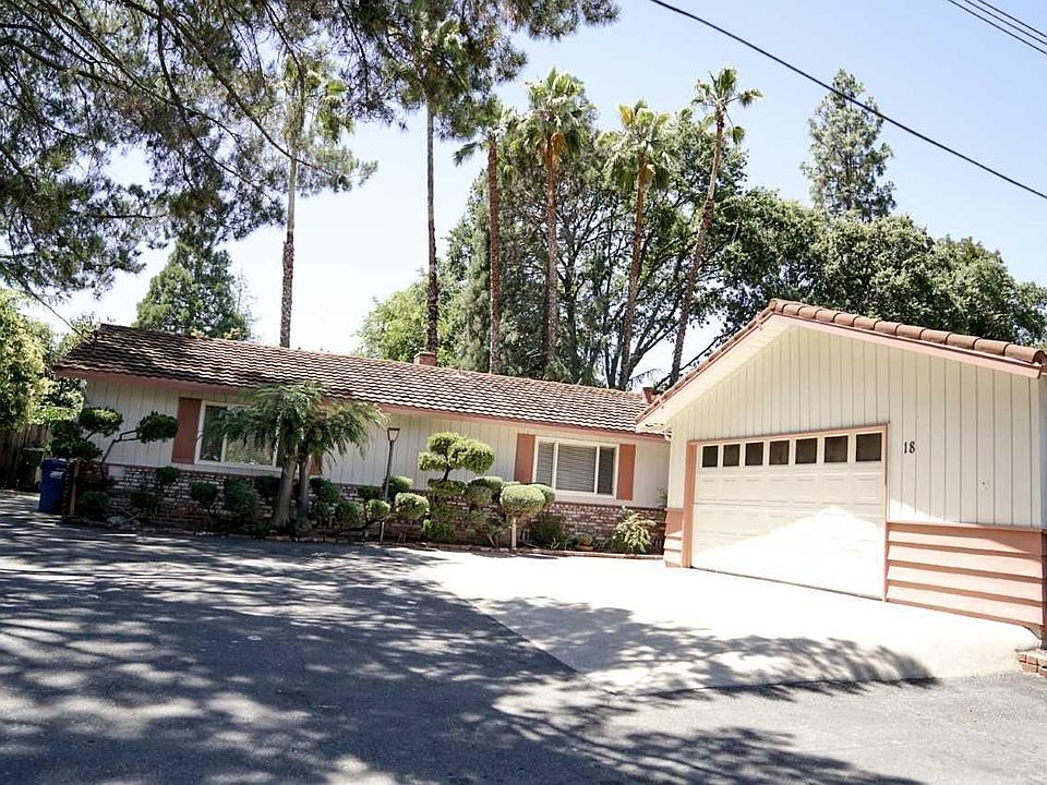 18 Barocio Ct, Pleasant Hill 94523: Front of the home