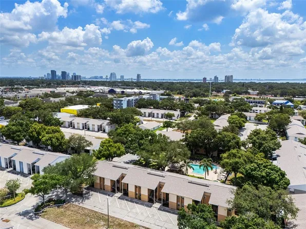 3812 N Oak Dr Unit M72, Tampa, FL 33611