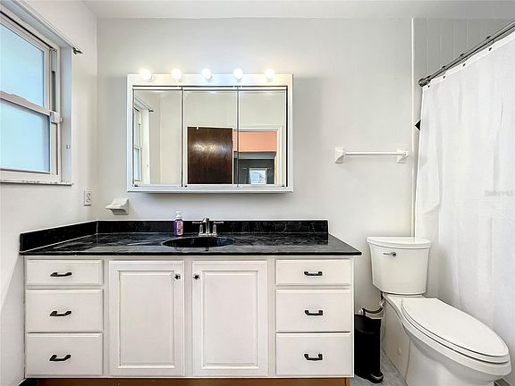 4th image of 108 Sweetbay Ln