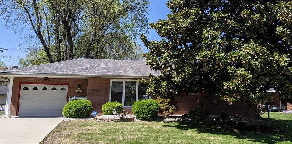 1st image of 17 Cambridge Dr
