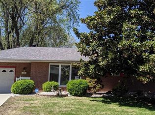 17 Cambridge Dr, Granite City, IL