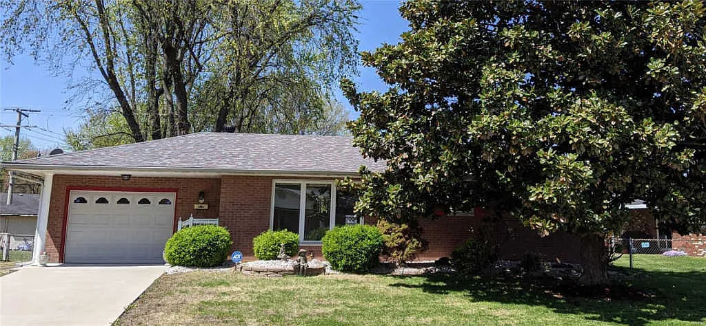 17 Cambridge Dr photo 1