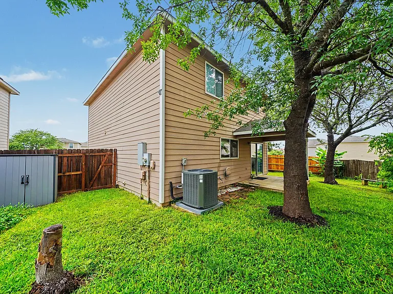 12410 Tallow Cir — Photo 35