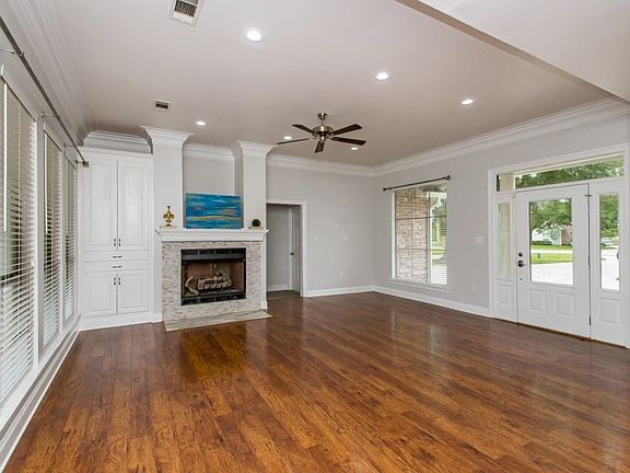 4th image of 39378 Woodrun Cir