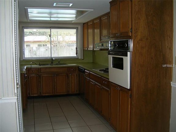 4th image of 4930 Sheryl St