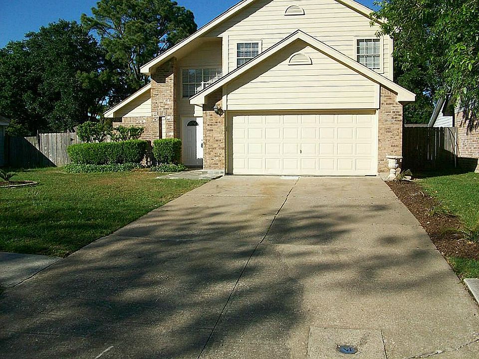 1st image of 8514 Pine Falls Dr