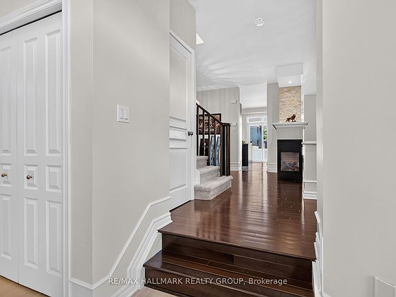4th image of 433 Cooks Mill Cres