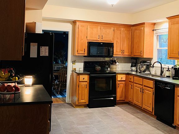 5th image of 9240 Stephens Manor Dr