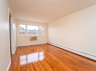 25-25 33rd St #3C, Astoria, NY 11102