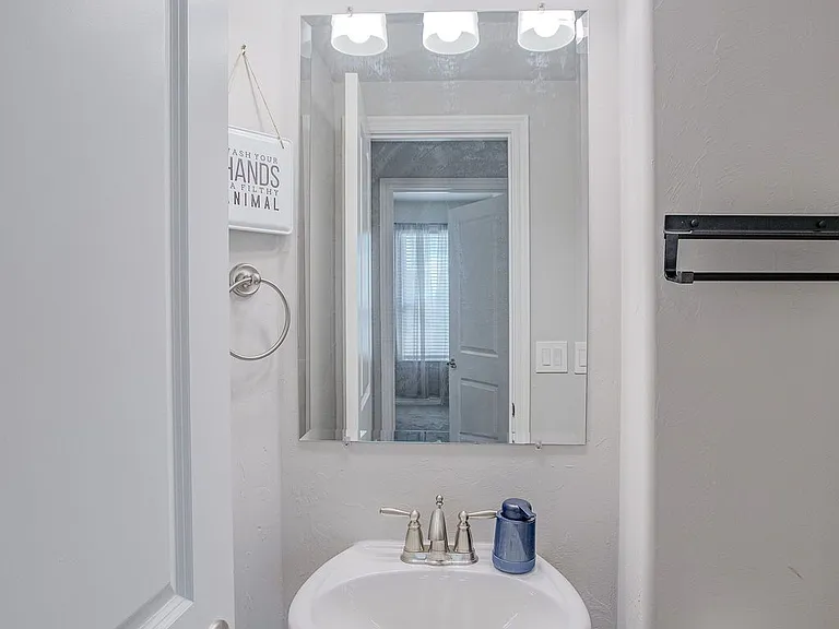 2501 Caden Ct — Photo 24