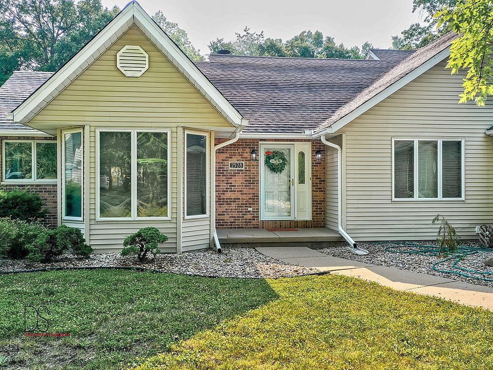 2528 Beverly Way, Ottawa, IL 61350 Zillow