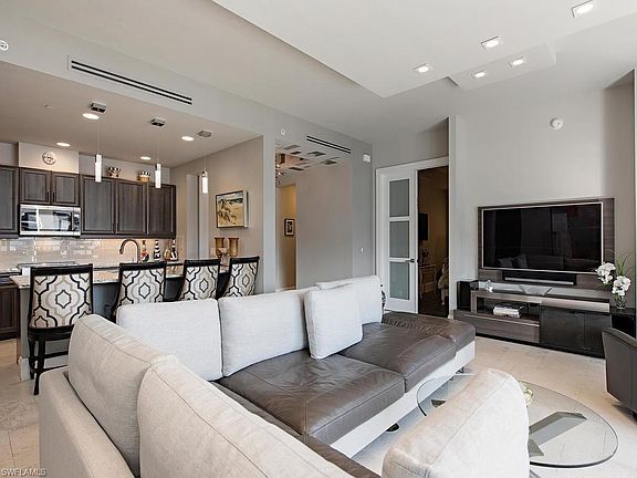 4th image of 1030 3rd Ave S Unit 508
